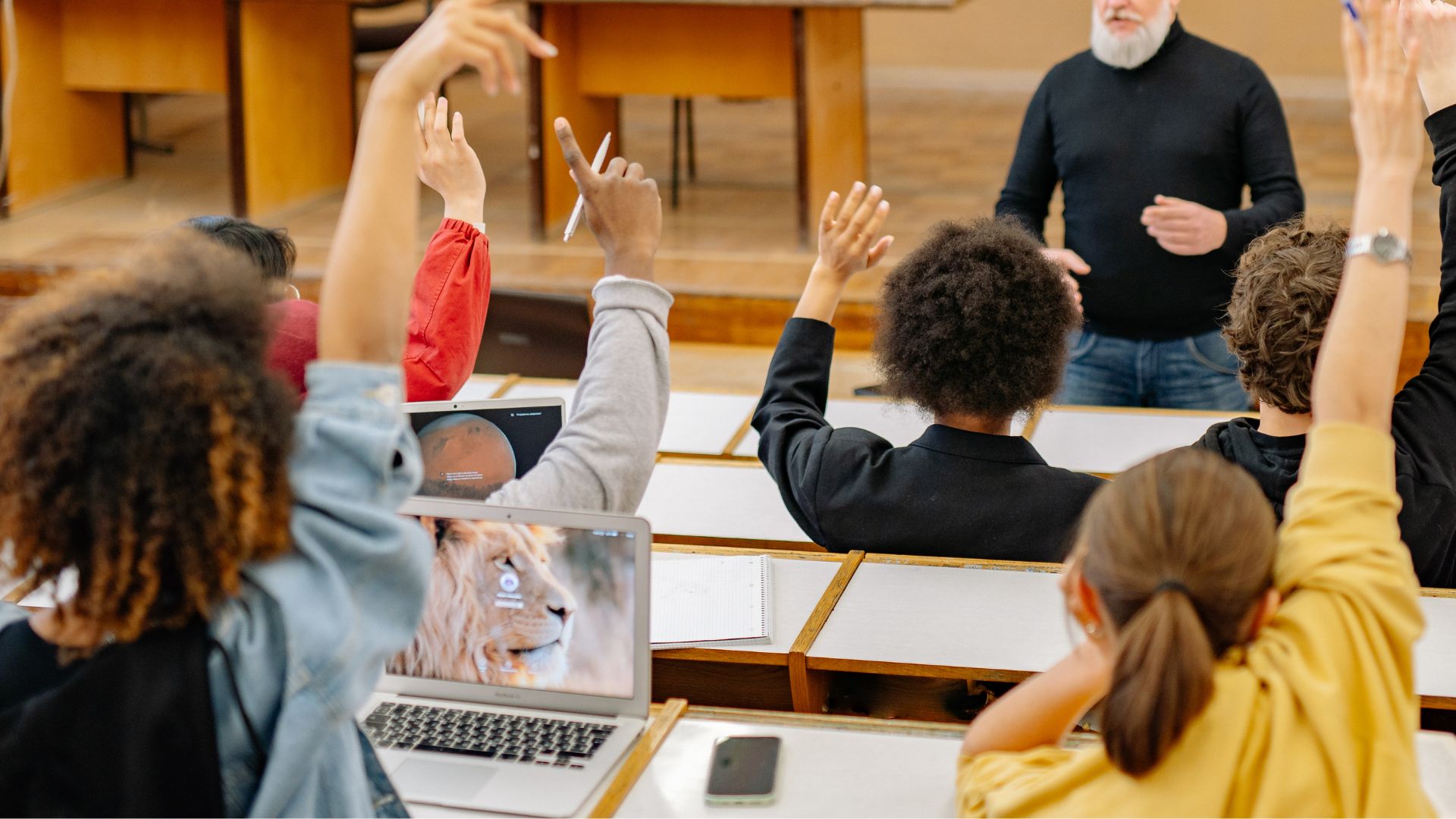 Burnout nei giovani adulti: quando studio, pressione e aspettative diventano psicologicamente estenuanti